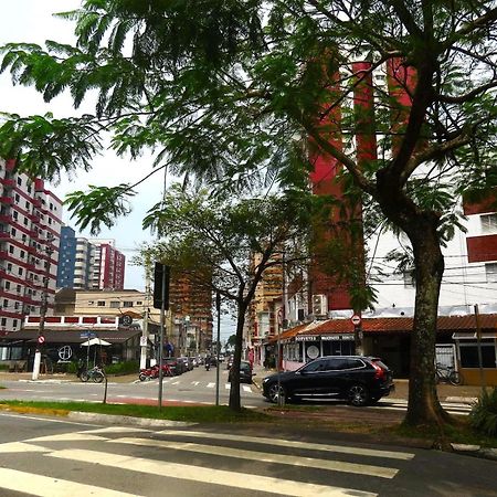 113 Canto Do Forte - 1Dorm - 200 M Da Praia E 20M Dos Bares E Restaurantes - Estacionamento Gratuito E Wi Fi , Tv A Cabo Прая-Гранді Екстер'єр фото